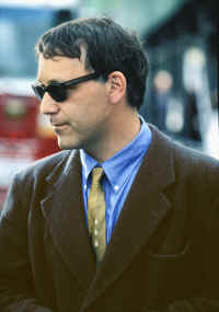 Sam shades1.jpg (105494 bytes)
